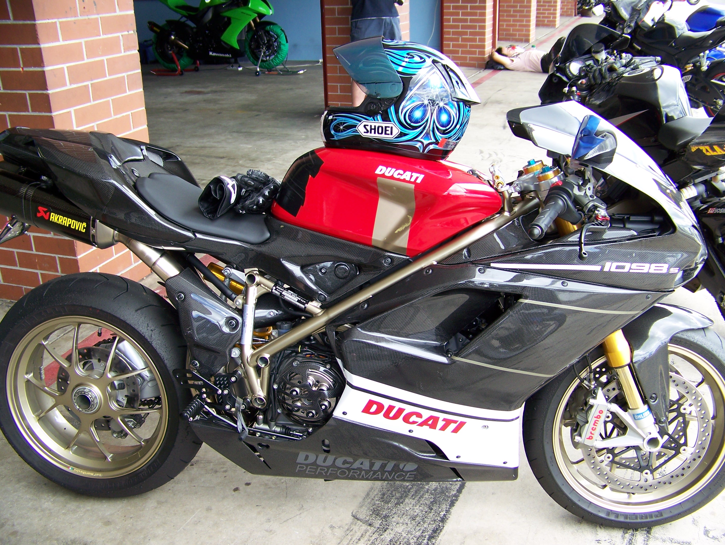 Ducati Tricolore 1098S with painted carbon kit