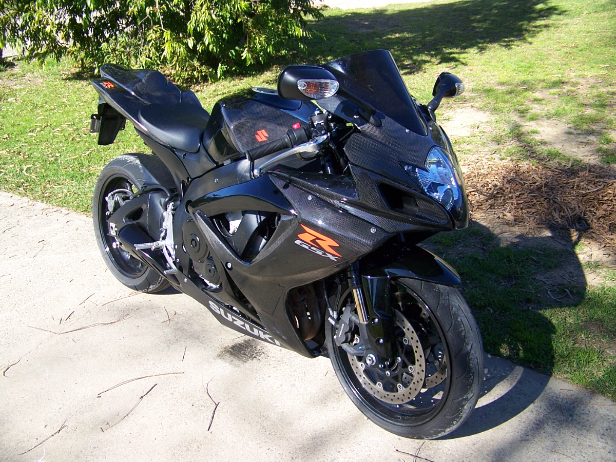 Suzuki GSXR750 K7